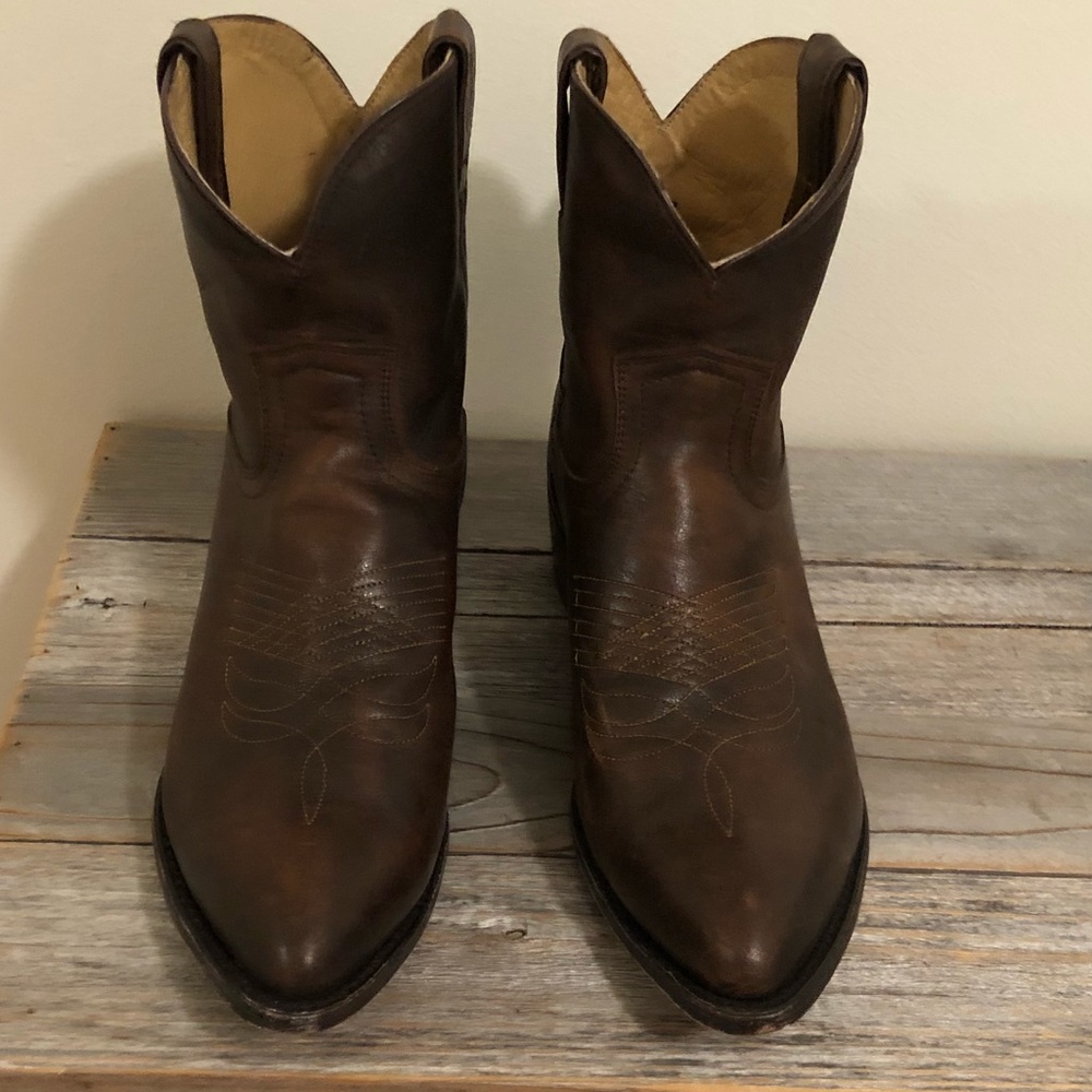 Women’s FRYE Billy short brown boots size 10